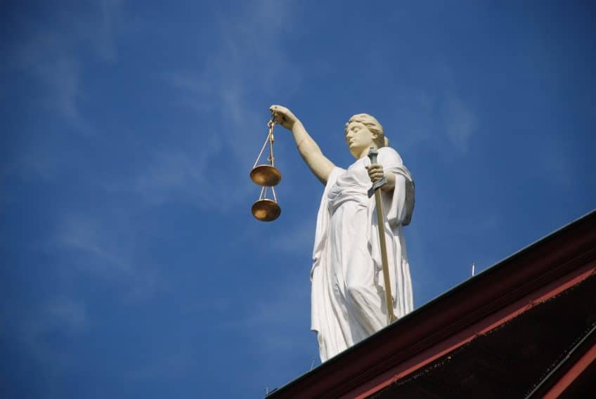 case-law-677940_1920