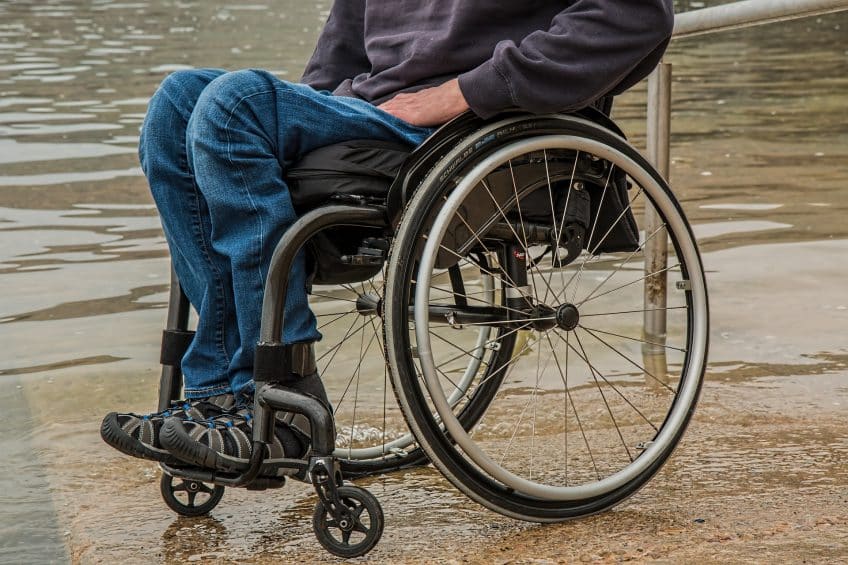 wheelchair-1595794_1920