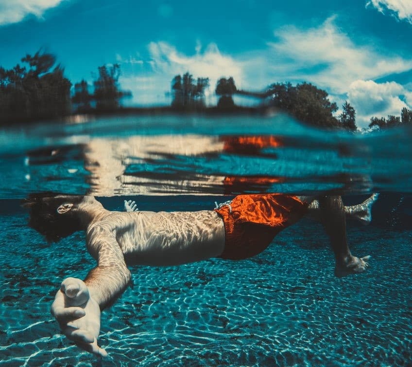 floating-1854203_1920-e1535568673898